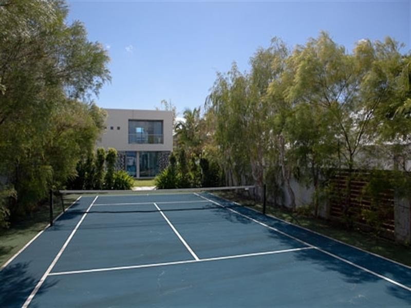 23 Freyburg Street, Bundall QLD 4217