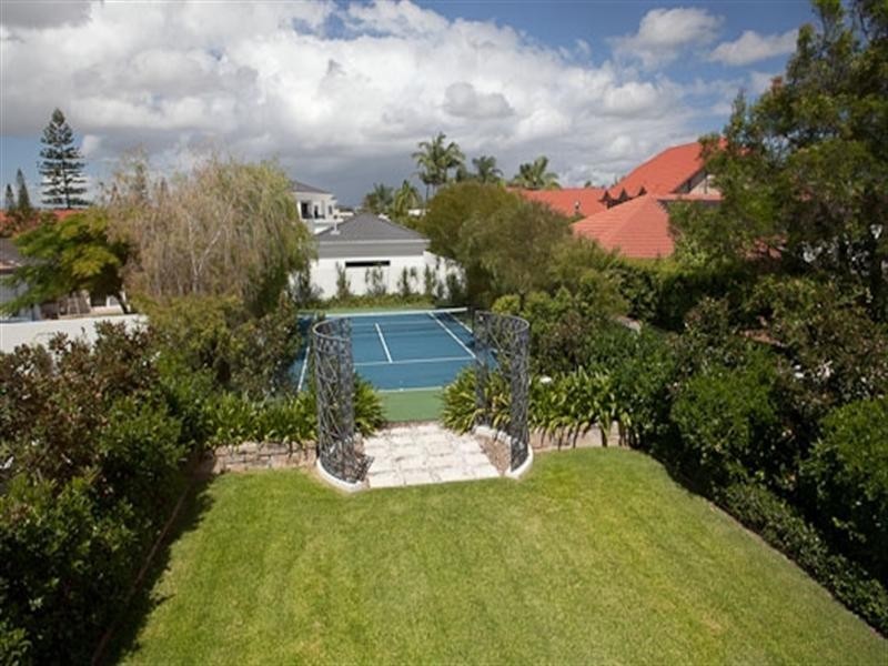 23 Freyburg Street, Bundall QLD 4217