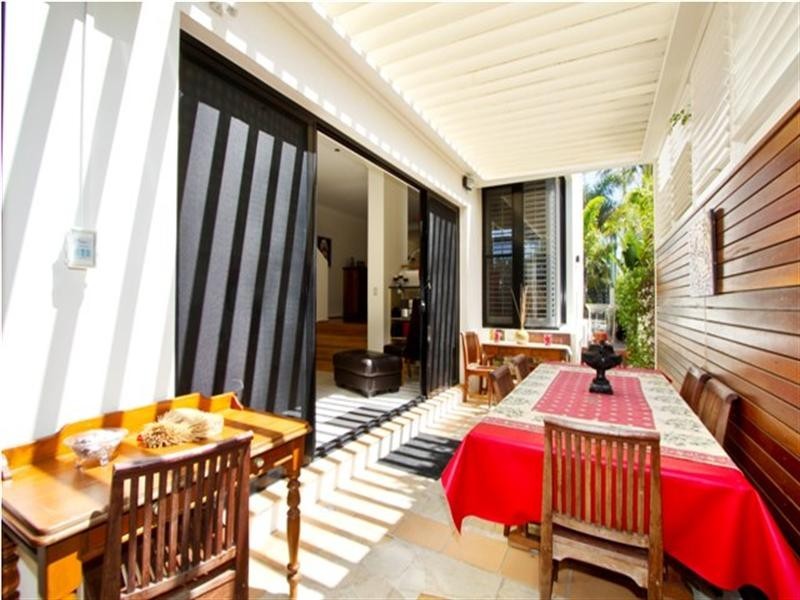 1/18 Seaside Avenue, Mermaid Beach QLD 4218