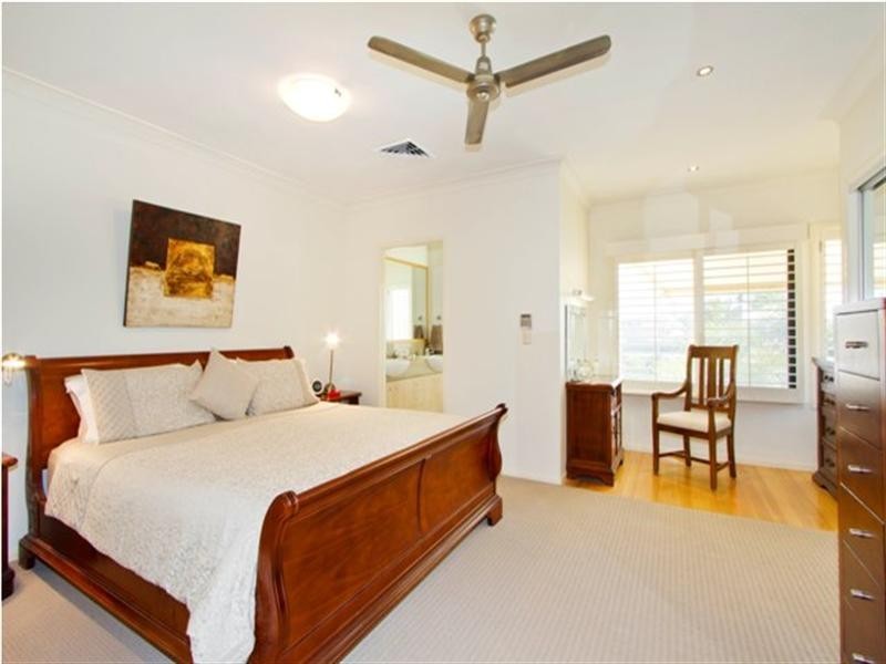 1/18 Seaside Avenue, Mermaid Beach QLD 4218