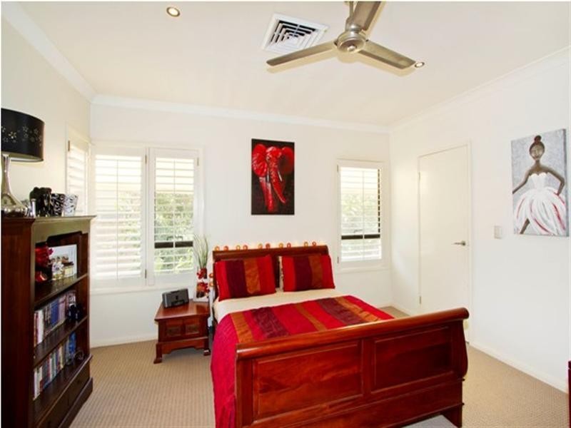 1/18 Seaside Avenue, Mermaid Beach QLD 4218