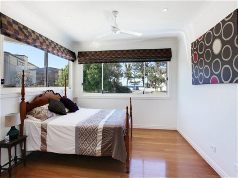 98 Hedges Avenue, Mermaid Beach QLD 4218