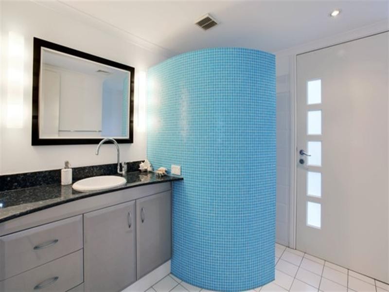 98 Hedges Avenue, Mermaid Beach QLD 4218