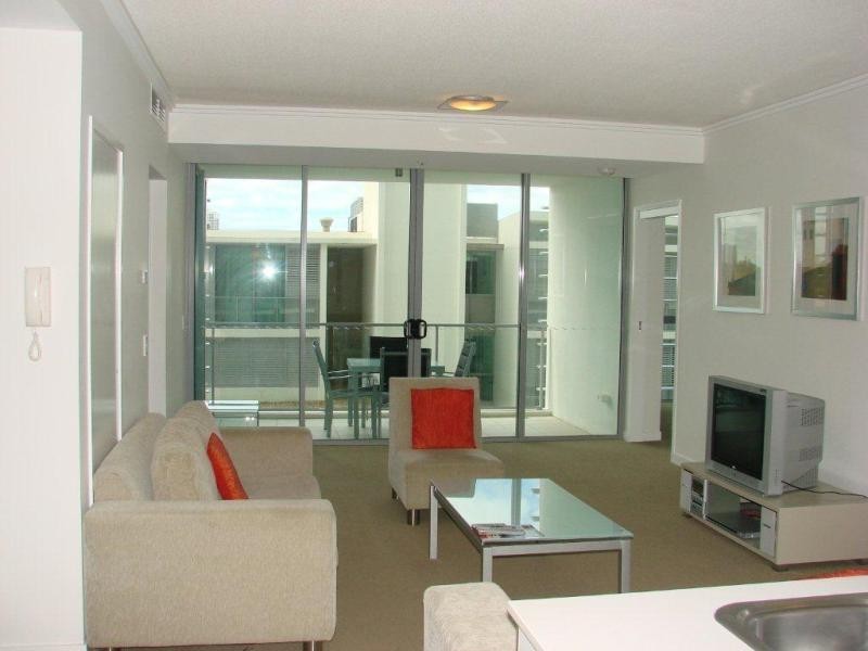 2216 ‘Freshwater Point’ 33 TE Peters Drive, Broadbeach QLD 4218