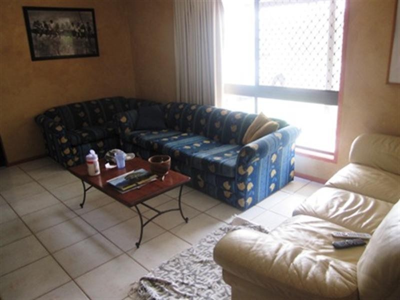 2 Coronet Crescent, Burleigh Waters QLD 4220