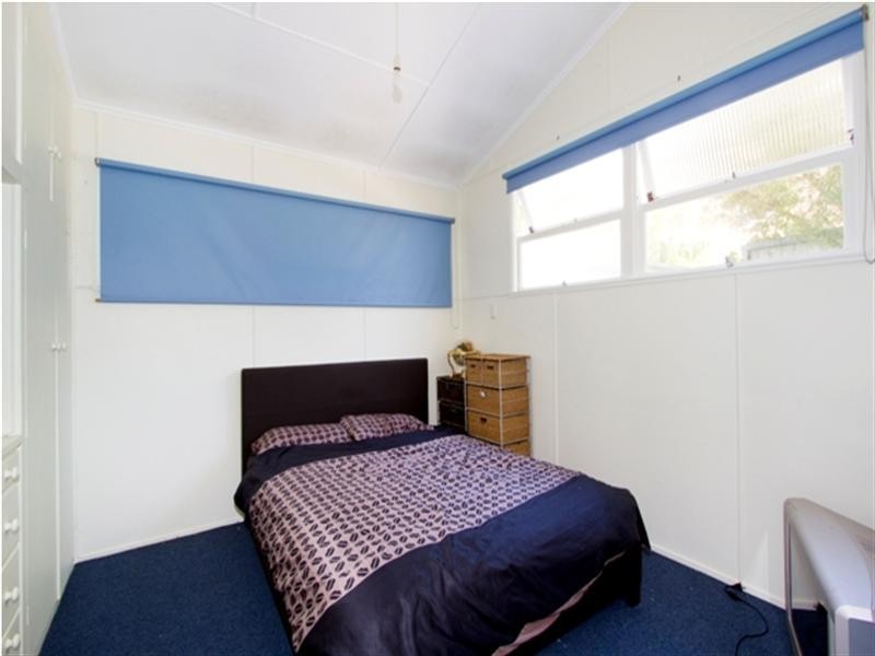 90 Seagull Avenue, Mermaid Beach QLD 4218