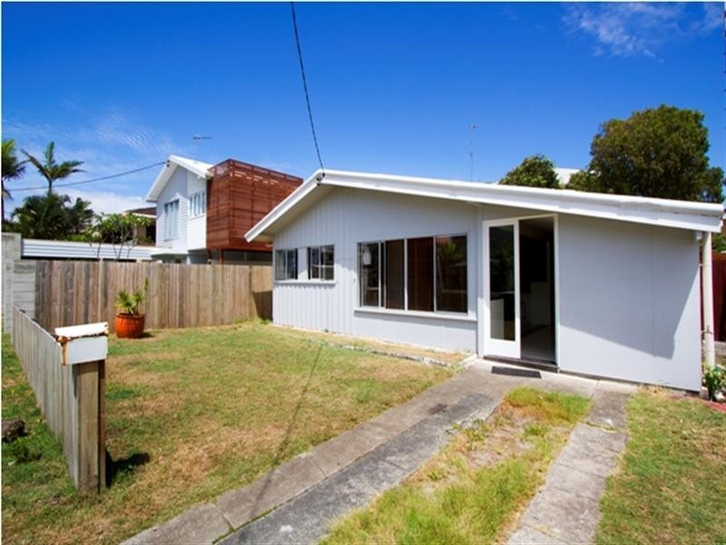 90 Seagull Avenue, Mermaid Beach QLD 4218