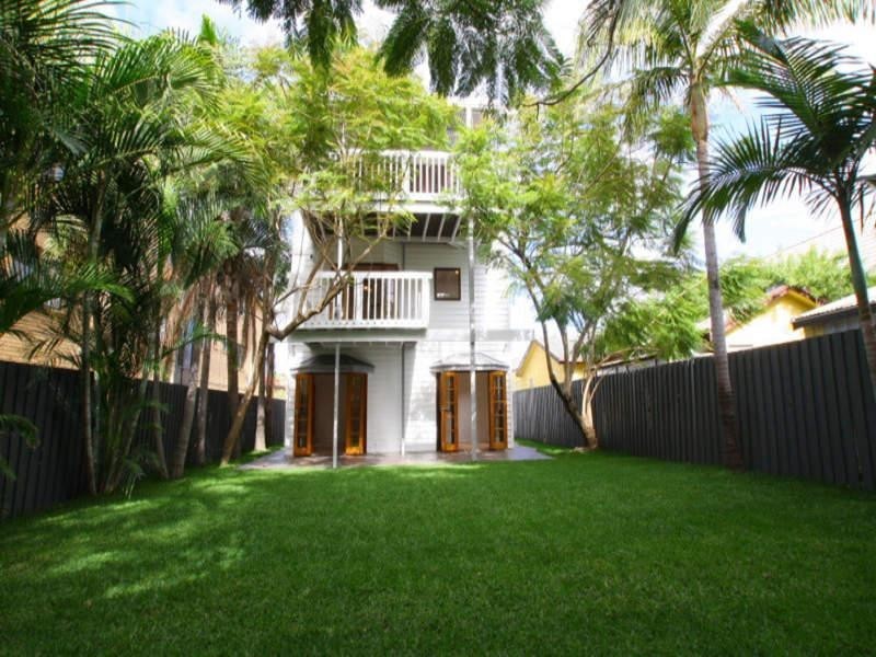 23 Sunbrite Avenue, Mermaid Beach QLD 4218