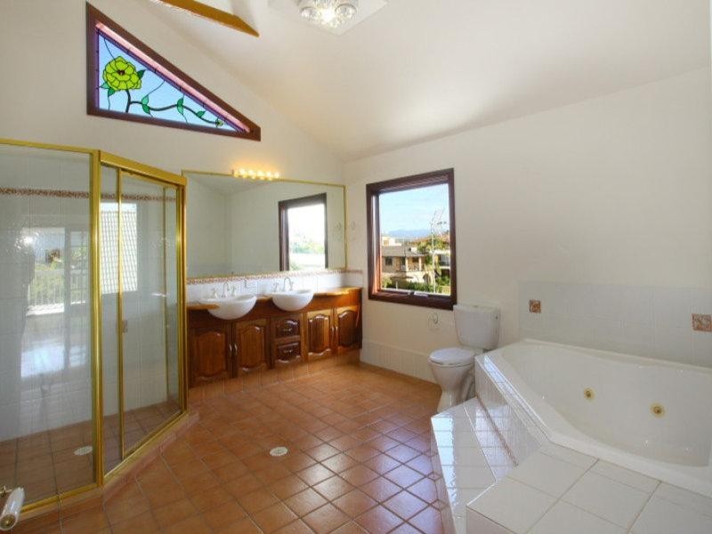 23 Sunbrite Avenue, Mermaid Beach QLD 4218