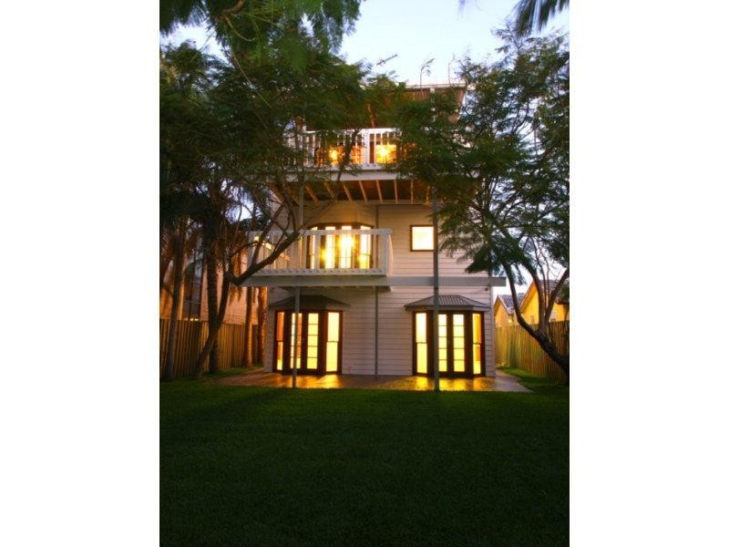 23 Sunbrite Avenue, Mermaid Beach QLD 4218