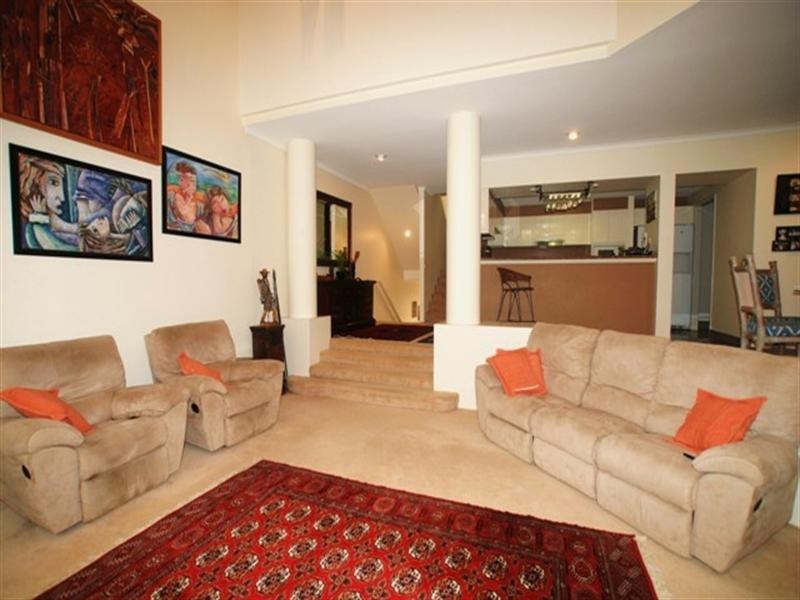 Villa 3 ‘Vernon’ Rhode Island 125 Santa Cruz Boulevard, Clear Island Waters QLD 4226