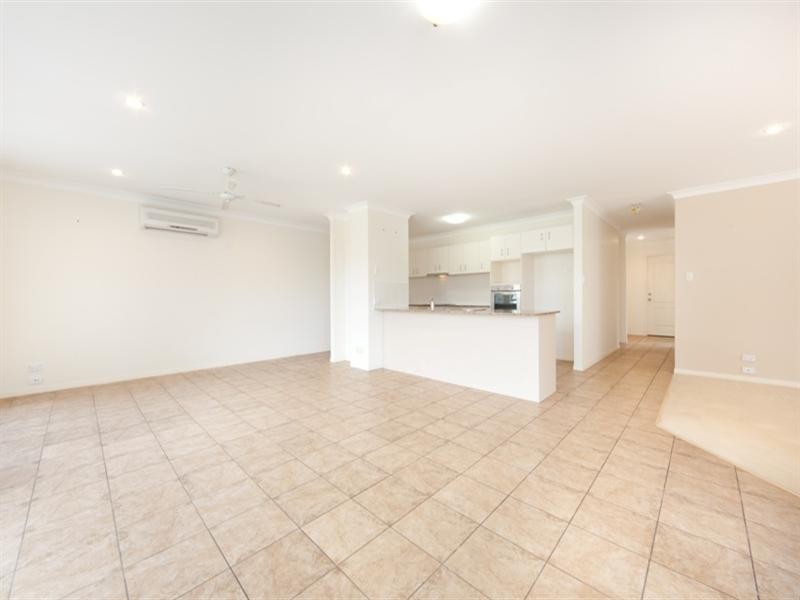 8 Noelene Lane, Arundel QLD 4214