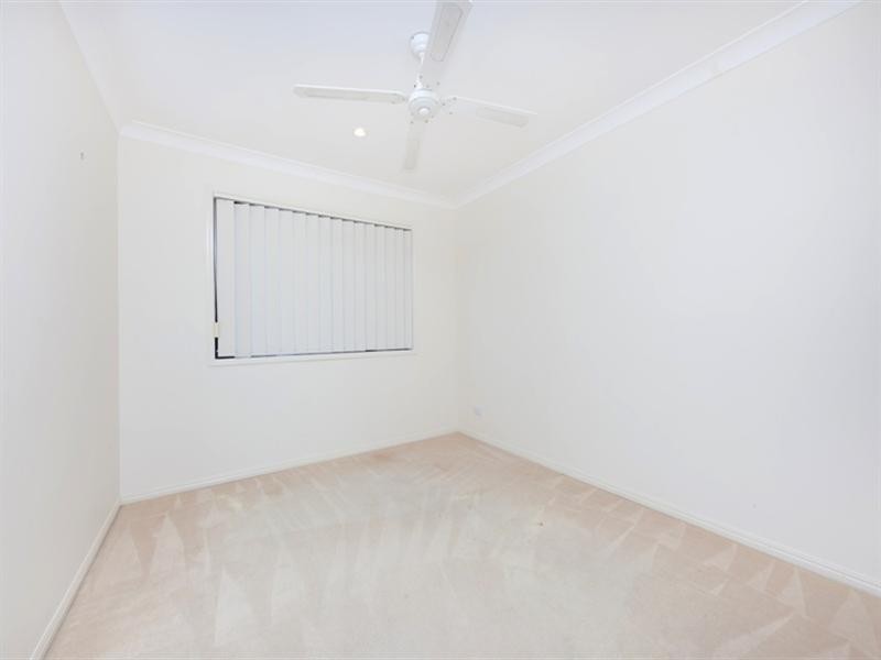 8 Noelene Lane, Arundel QLD 4214