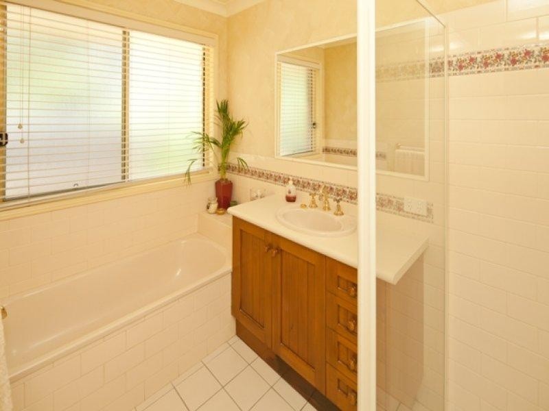 13 Sacha Place, Carrara QLD 4211