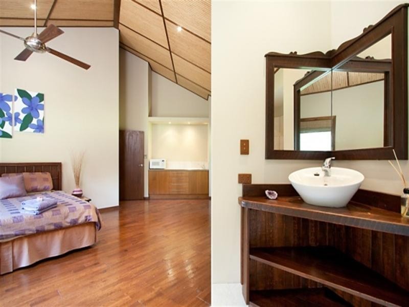 472 Tallebudgera Creek Road, Tallebudgera Valley QLD 4228