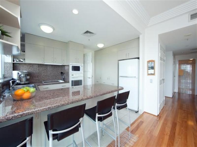 98/177 Old Burleigh Road, Broadbeach QLD 4218