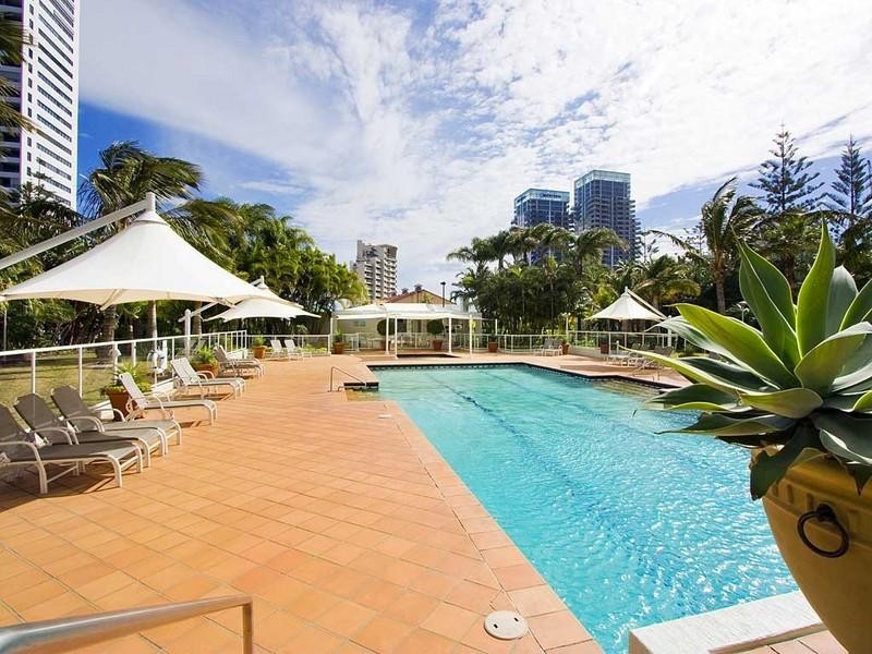 86/177 Old Burleigh Road, Broadbeach QLD 4218