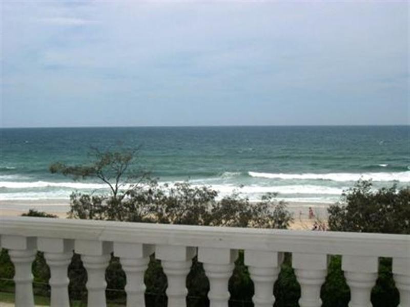 56/122 Old Burleigh Road, Broadbeach QLD 4218