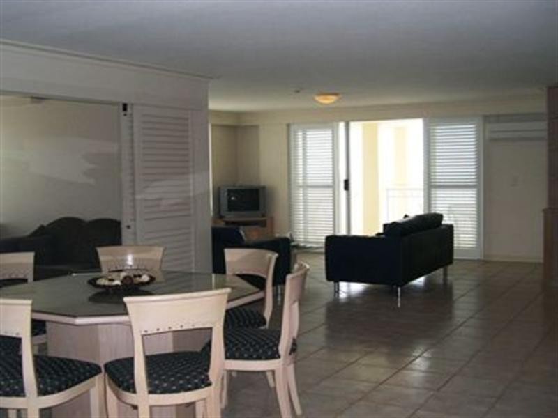 56/122 Old Burleigh Road, Broadbeach QLD 4218