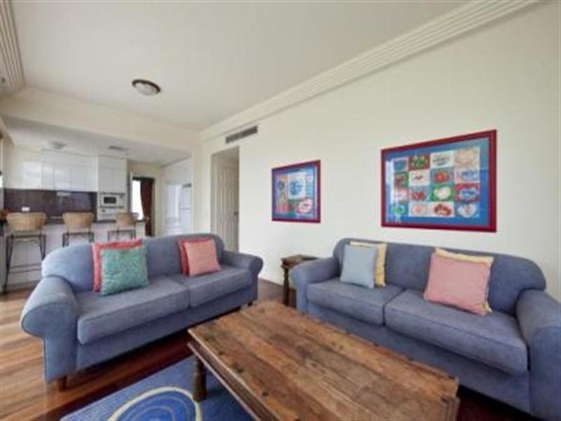 95/177 Old Burleigh Road, Broadbeach QLD 4218