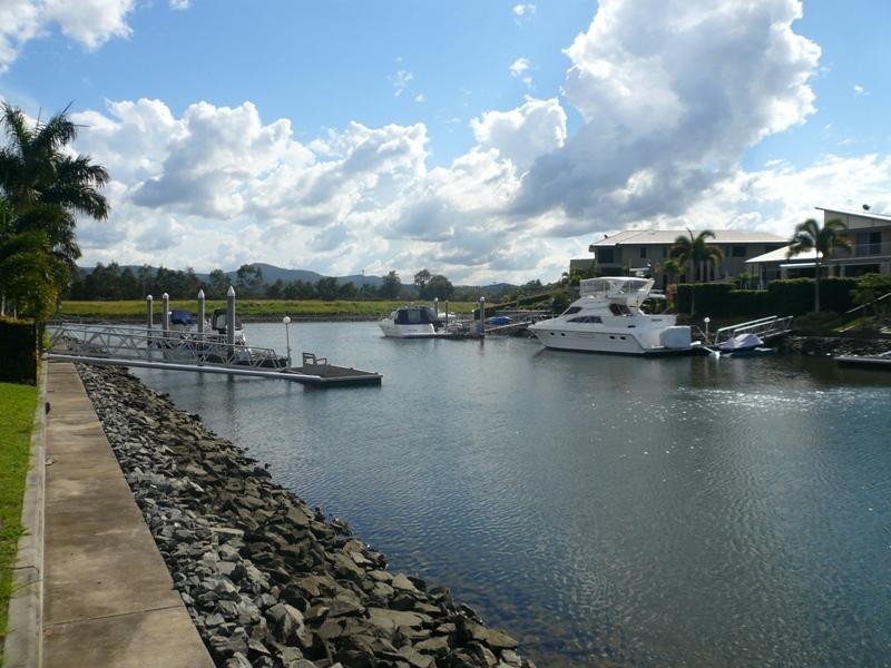 32 Ferrymans Court, Helensvale QLD 4212