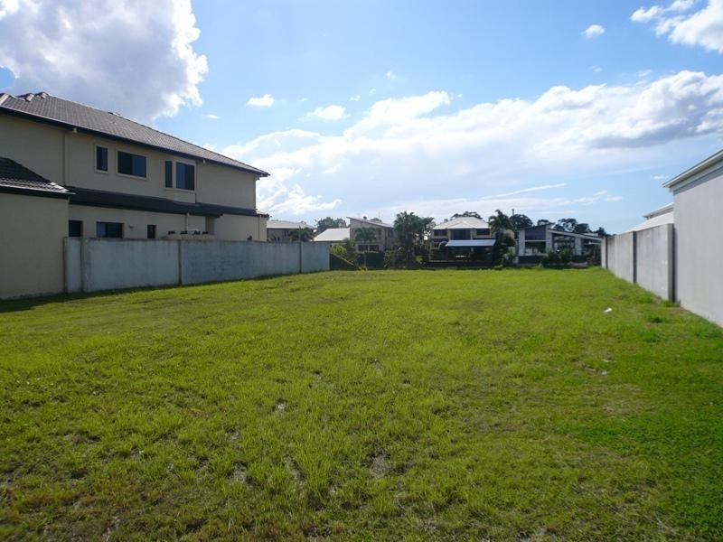 32 Ferrymans Court, Helensvale QLD 4212