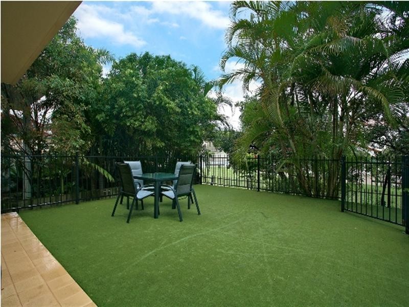 1/6 Venice Street, Mermaid Beach QLD 4218