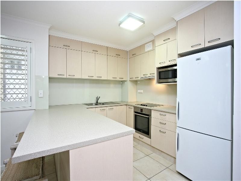 1/6 Venice Street, Mermaid Beach QLD 4218