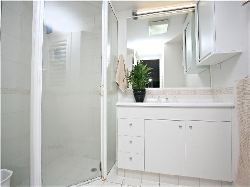 1/6 Venice Street, Mermaid Beach QLD 4218