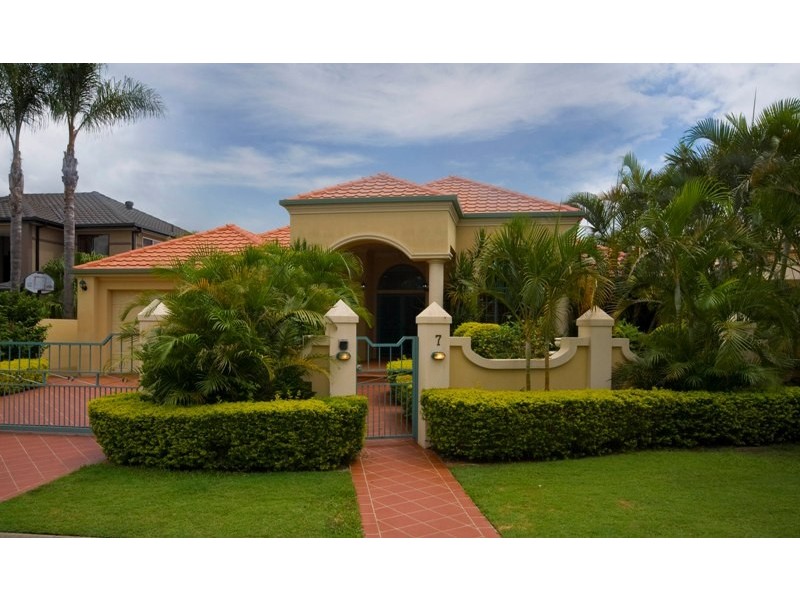 7 Montevideo Drive, Clear Island Waters QLD 4226
