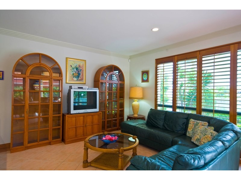 7 Montevideo Drive, Clear Island Waters QLD 4226