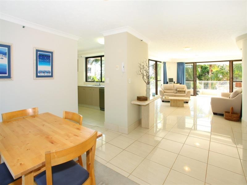 4 Pintari, 3 Cunningham Avenue, Main Beach QLD 4217
