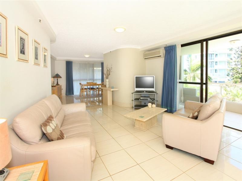 4 Pintari, 3 Cunningham Avenue, Main Beach QLD 4217