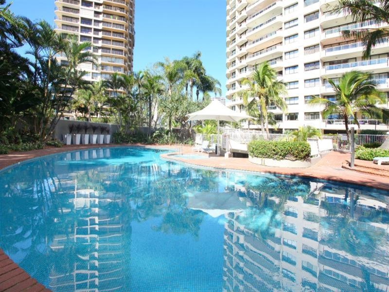 4 Pintari, 3 Cunningham Avenue, Main Beach QLD 4217