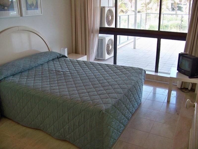 1B ‘Peninsular’ 5 Clifford Street, Surfers Paradise QLD 4217