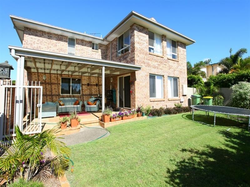 1 18 Broad Street, Labrador QLD 4215