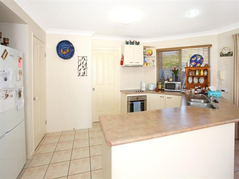 1 18 Broad Street, Labrador QLD 4215