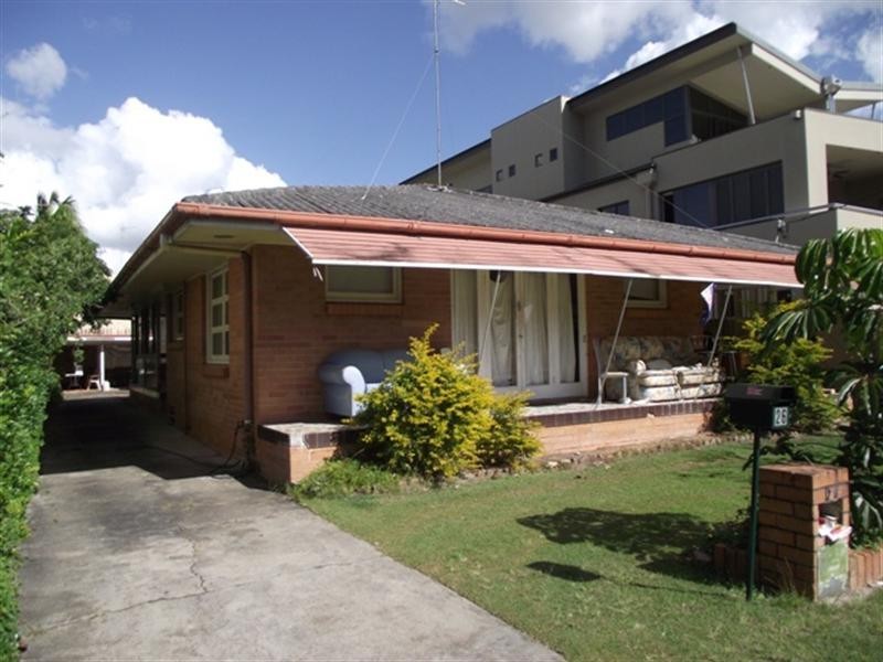 26 Armrick Avenue, Broadbeach QLD 4218