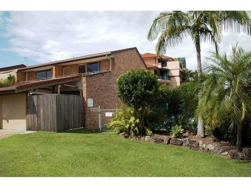 Broadbeach Waters QLD 4218