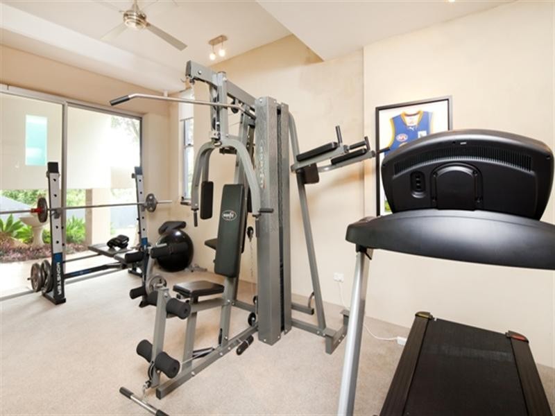 37 West Street, Burleigh Heads QLD 4220