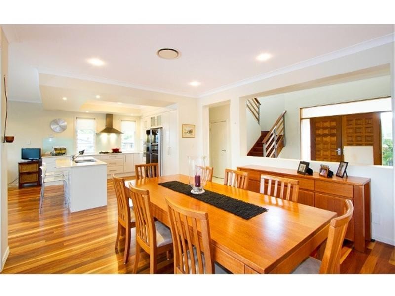 137 Allambi Avenue, Broadbeach Waters QLD 4218