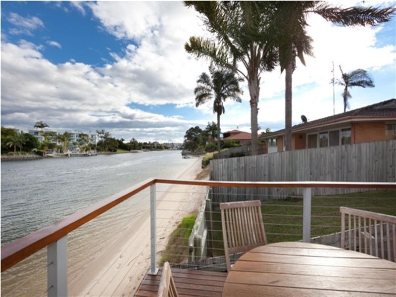 137 Allambi Avenue, Broadbeach Waters QLD 4218