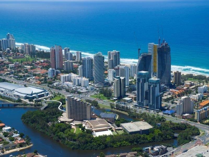 903 Charles Avenue, Broadbeach QLD 4218