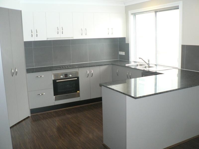 2/13 Andromeda Parade, Robina QLD 4226