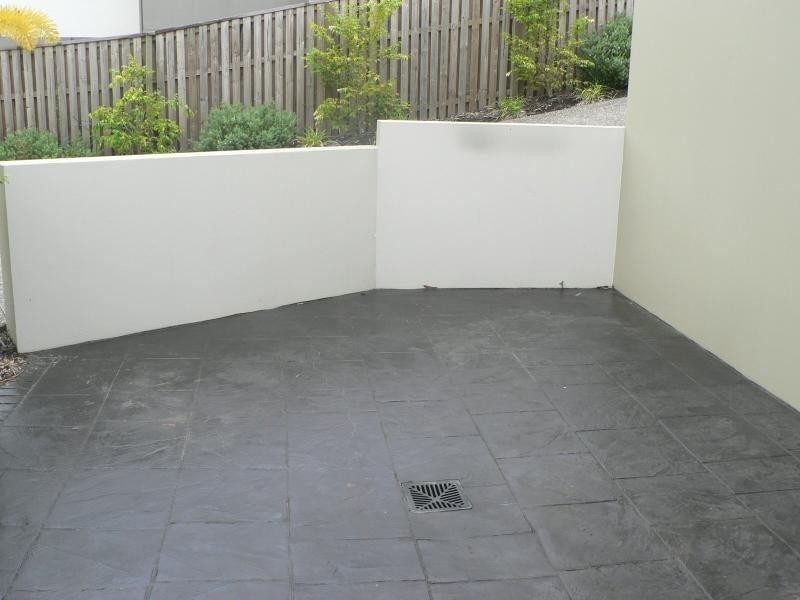 2/13 Andromeda Parade, Robina QLD 4226