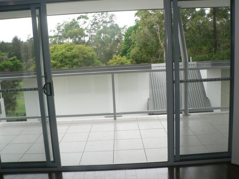 2/13 Andromeda Parade, Robina QLD 4226