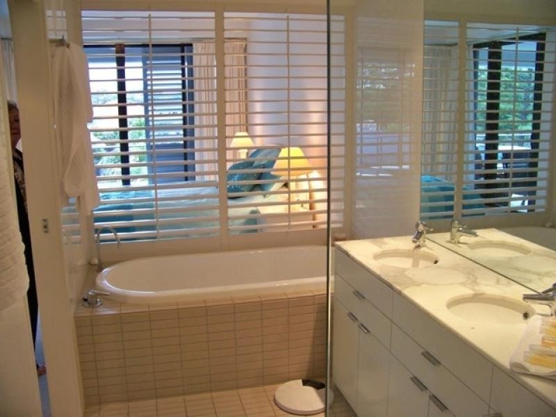 201/14 George Avenue, Broadbeach QLD 4218