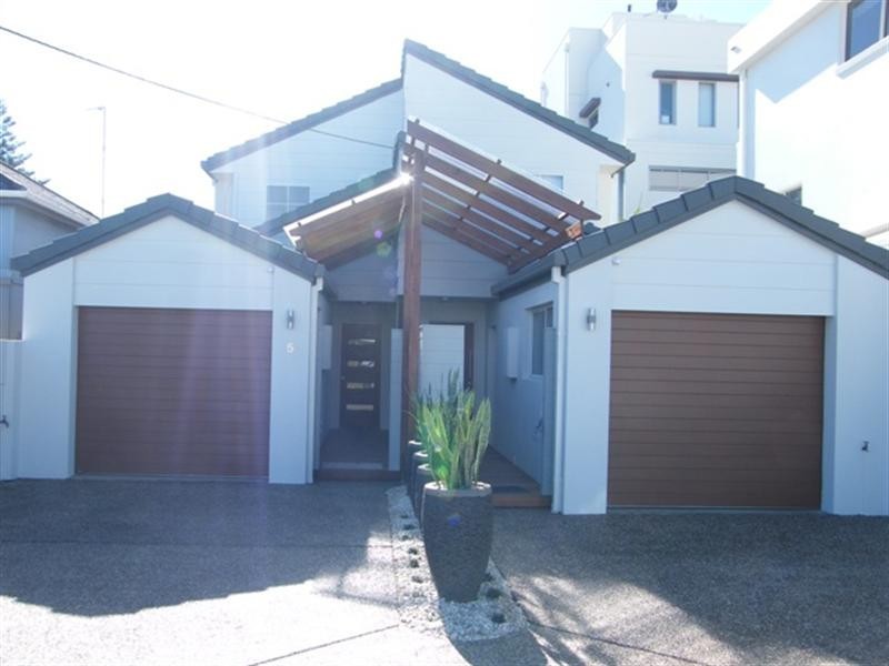 2/5 William Street, Mermaid Beach QLD 4218