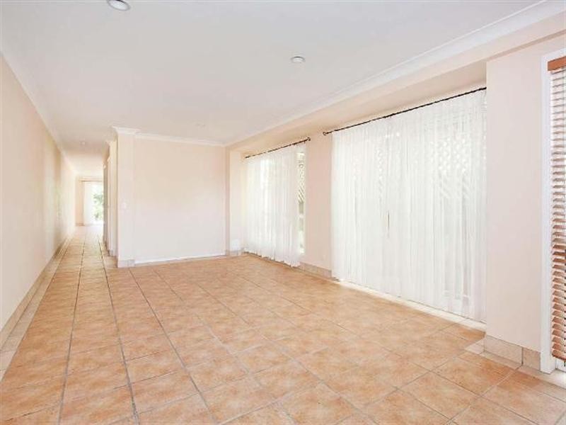 2/5 William Street, Mermaid Beach QLD 4218