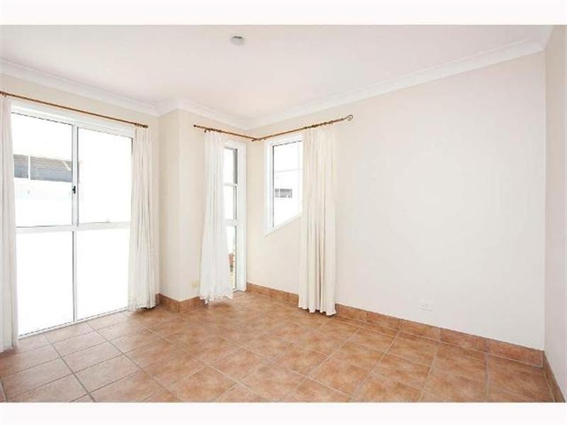 2/5 William Street, Mermaid Beach QLD 4218